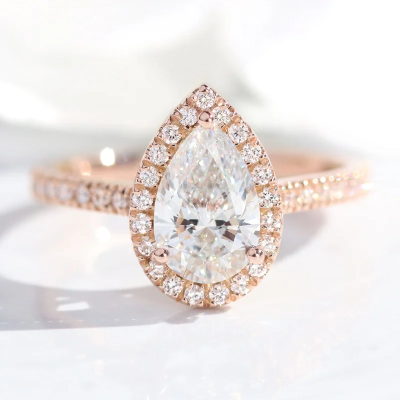 Pear Lab Diamond Ring Pave Band w/ Natural Diamonds in Luna Halo Ring